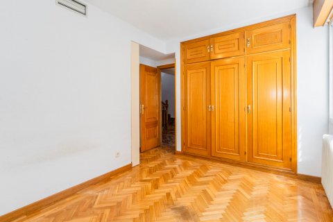 Продажа дома в Мадрид, Испания 5 спален, 427м2 №122411 - фото 15