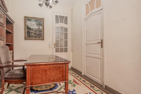 Продажа квартиры в Валенсия, Испания 4 спальни, 174м2 №120499 - фото 24
