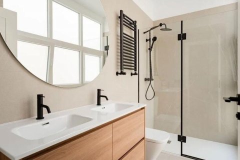 Appartamento in vendita Madrid, Spagna 3 camere da letto, 179 mq. N° 127251 - foto 9