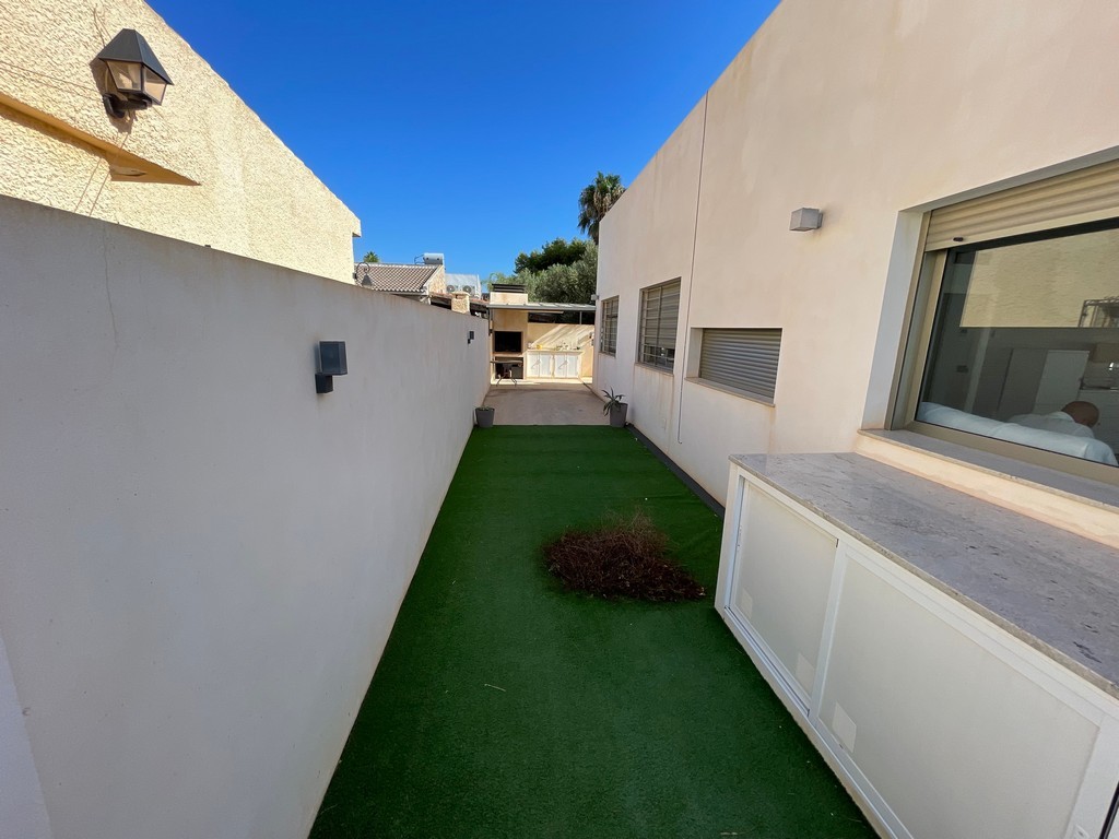 Villa in Mar De Cristal, Murcia, Spain 6 bedrooms, 171 sq.m. No. 131753