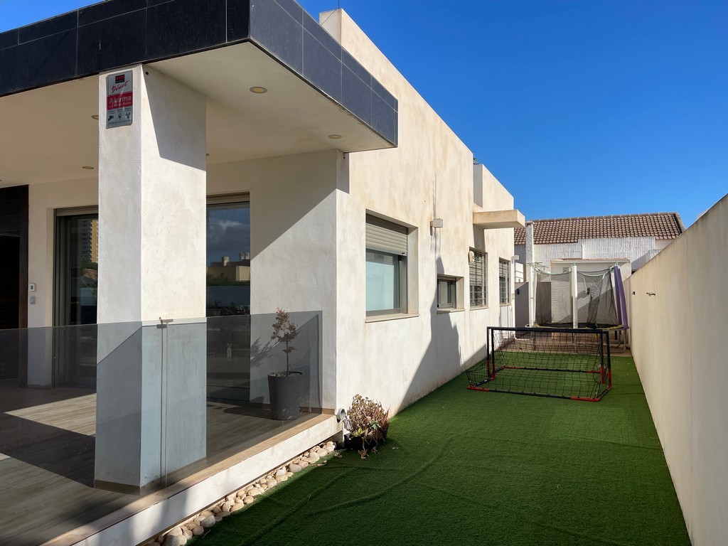Villa in Mar De Cristal, Murcia, Spain 6 bedrooms, 171 sq.m. No. 131753