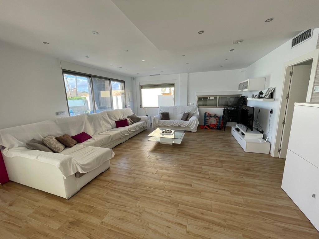 Villa in Mar De Cristal, Murcia, Spain 6 bedrooms, 171 sq.m. No. 131753