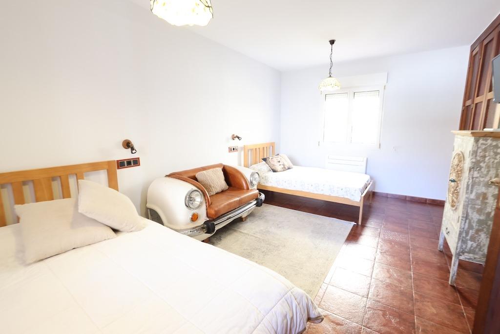 Villa in Alicante, Spanien 4 Schlafzimmer, 189 m2 Nr. 129739