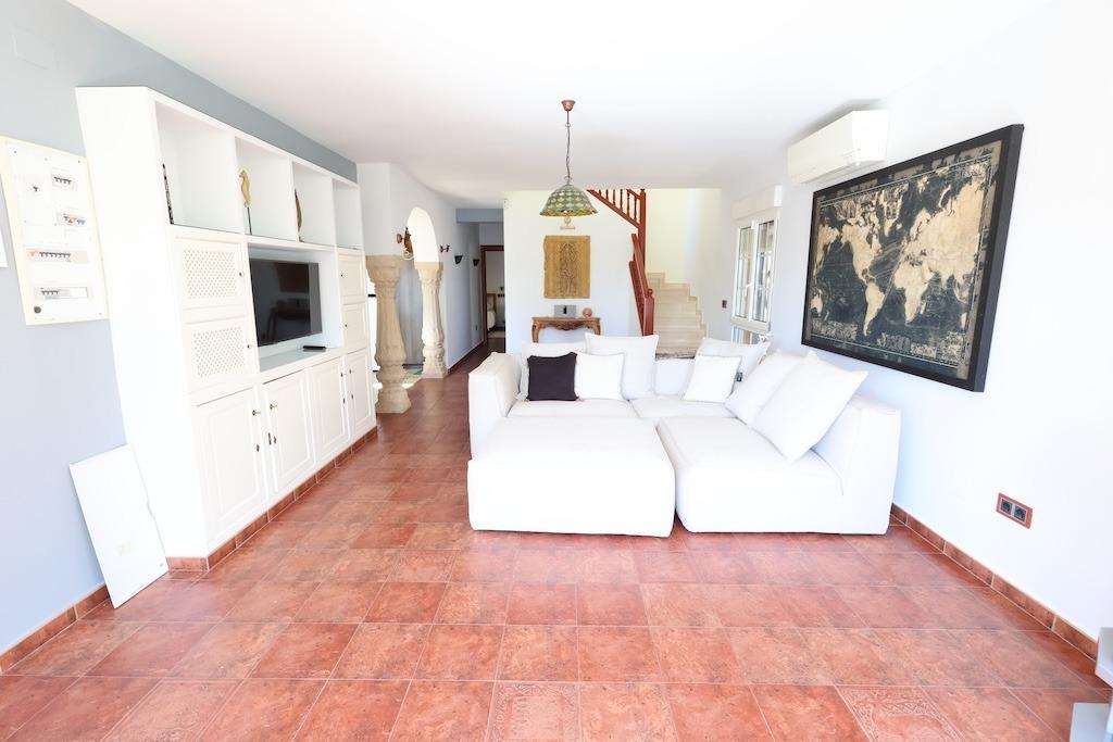 Villa in Alicante, Spanien 4 Schlafzimmer, 189 m2 Nr. 129739