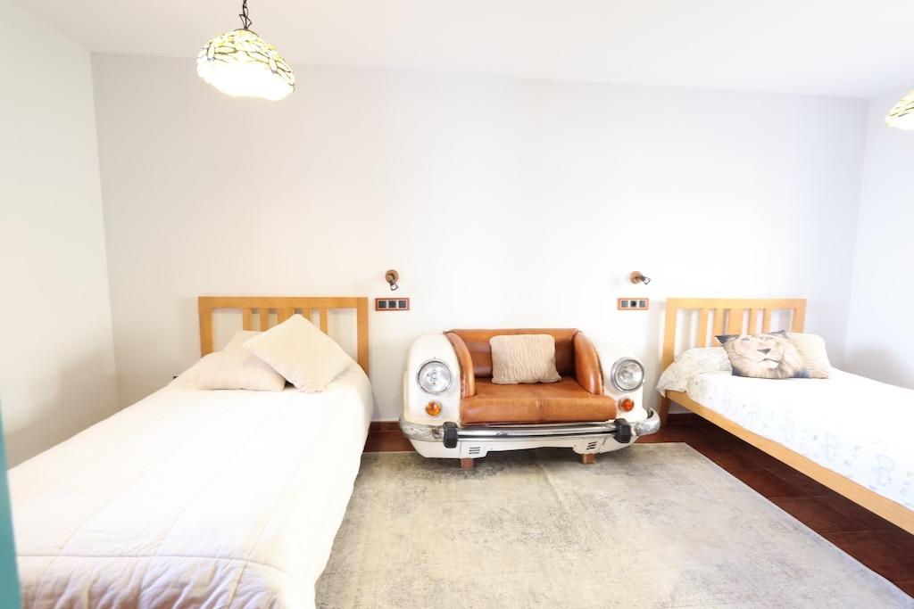 Villa in Alicante, Spanien 4 Schlafzimmer, 189 m2 Nr. 129739