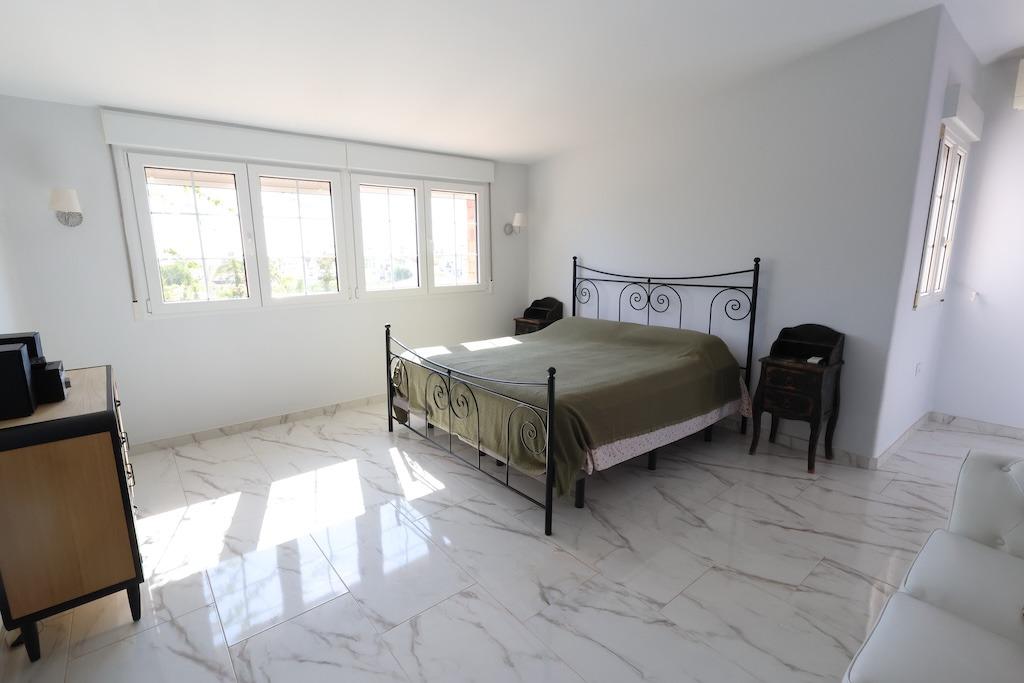 Villa in Alicante, Spanien 4 Schlafzimmer, 189 m2 Nr. 129739