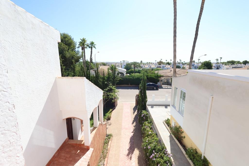 Villa in Alicante, Spanien 4 Schlafzimmer, 189 m2 Nr. 129739