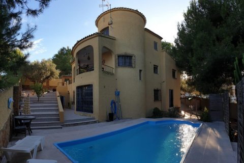 Villa for sale Villamartin, Alicante, Spain 6 bedrooms, 325 sq.m. No. 129736 - photo 3