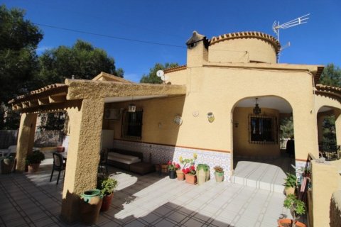 Villa for sale Villamartin, Alicante, Spain 6 bedrooms, 325 sq.m. No. 129736 - photo 4