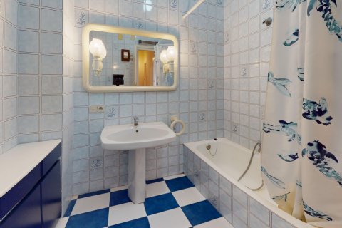 Продажа квартиры в Валенсия, Испания 4 спальни, 110м2 №121980 - фото 16