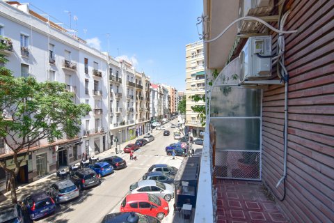 Продажа квартиры в Валенсия, Испания 4 спальни, 110м2 №121980 - фото 22