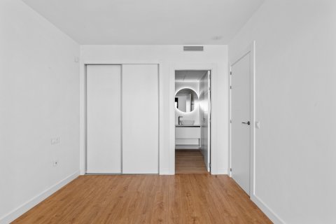 Huoneisto myytävänä Villamartin, Alicante, Espanja, 2 makuuhuonetta, 80 m2 No. 131729 - kuva 7