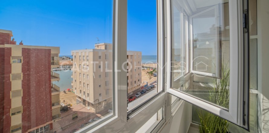 Apartment Torrevieja, Alicante, Spain 3 bedrooms, 100 sq.m. No. 125862