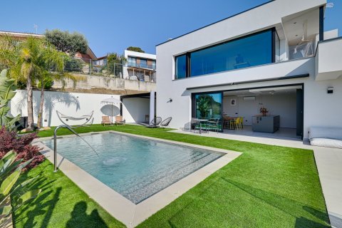 Talo myytävänä Santa Susanna, Barcelona, Espanja, 6 makuuhuonetta, 445 m2 No. 130437 - kuva 2