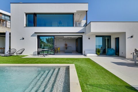 Talo myytävänä Santa Susanna, Barcelona, Espanja, 6 makuuhuonetta, 445 m2 No. 130437 - kuva 1