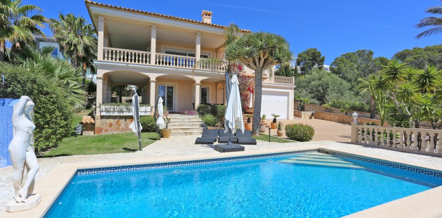 Villa Santa Ponsa, Mallorca, Spain 4 bedrooms, 250 sq.m. No. 132711