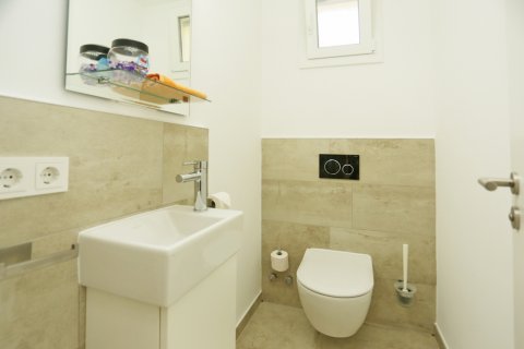 Villa for rent Santa Ponsa, Mallorca, Spain 4 bedrooms, 250 sq.m. No. 132711 - photo 16