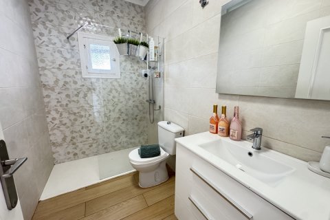 Huvila myytävänä La Florida, Alicante, Espanja, 5 makuuhuonetta, 120 m2 No. 131672 - kuva 12