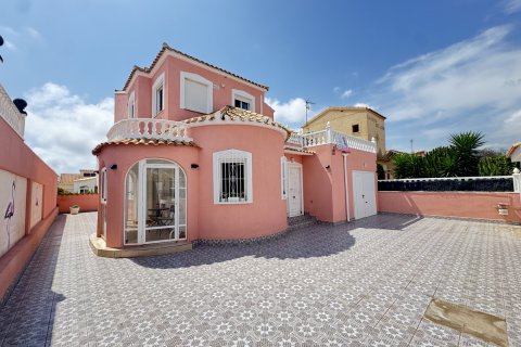 Huvila myytävänä La Florida, Alicante, Espanja, 5 makuuhuonetta, 120 m2 No. 131672 - kuva 1