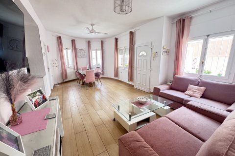 Huvila myytävänä La Florida, Alicante, Espanja, 5 makuuhuonetta, 120 m2 No. 131672 - kuva 4