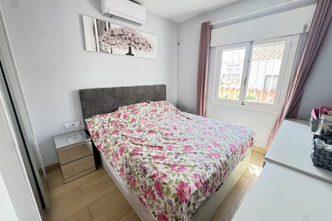 Huvila myytävänä La Florida, Alicante, Espanja, 5 makuuhuonetta, 120 m2 No. 131672 - kuva 9
