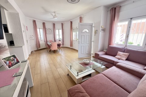 Huvila myytävänä La Florida, Alicante, Espanja, 5 makuuhuonetta, 120 m2 No. 131672 - kuva 2