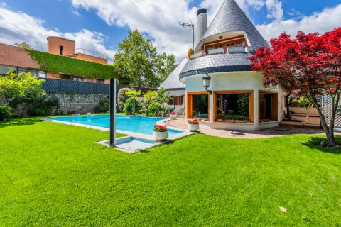 Villa for sale Madrid, Spain 4 bedrooms, 501 sq.m. No. 120528 - photo 5
