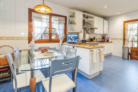 Villa for sale Madrid, Spain 4 bedrooms, 501 sq.m. No. 120528 - photo 15