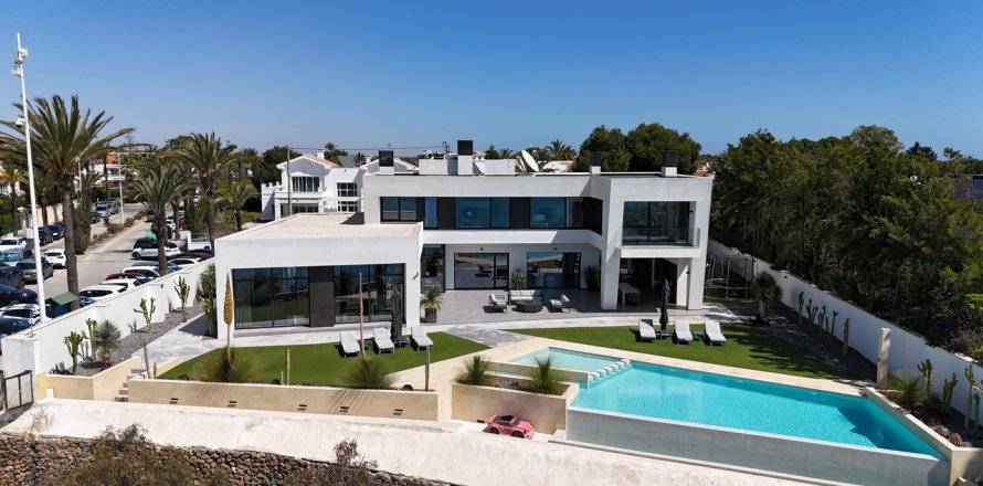 Villa Alicante, Spain 4 bedrooms, 479 sq.m. No. 120172