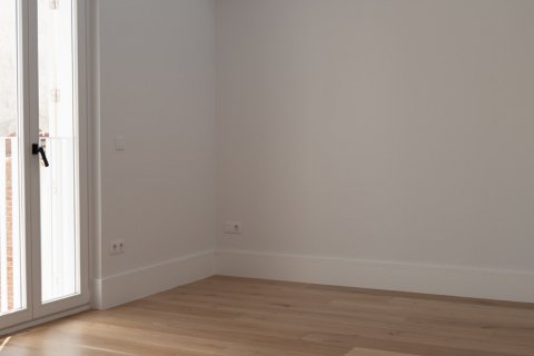 Duplex for sale Madrid, Spain 3 bedrooms, 357 sq.m. No. 122402 - photo 19