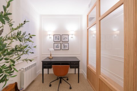 Продажа квартиры в Мадрид, Испания 4 спальни, 164м2 №122398 - фото 17