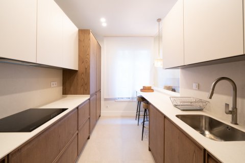 Продажа квартиры в Мадрид, Испания 4 спальни, 164м2 №122398 - фото 8