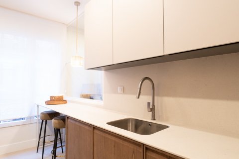 Продажа квартиры в Мадрид, Испания 4 спальни, 164м2 №122398 - фото 12