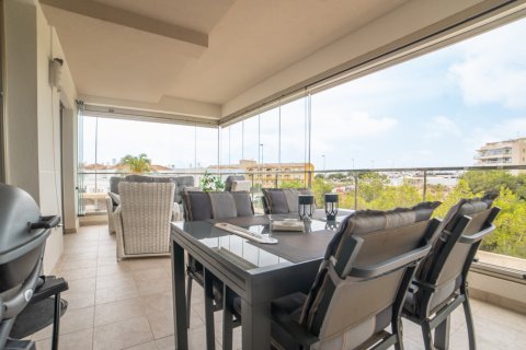 Huoneisto myytävänä Villamartin, Alicante, Espanja, 2 makuuhuonetta, 84 m2 No. 129236 - kuva 1