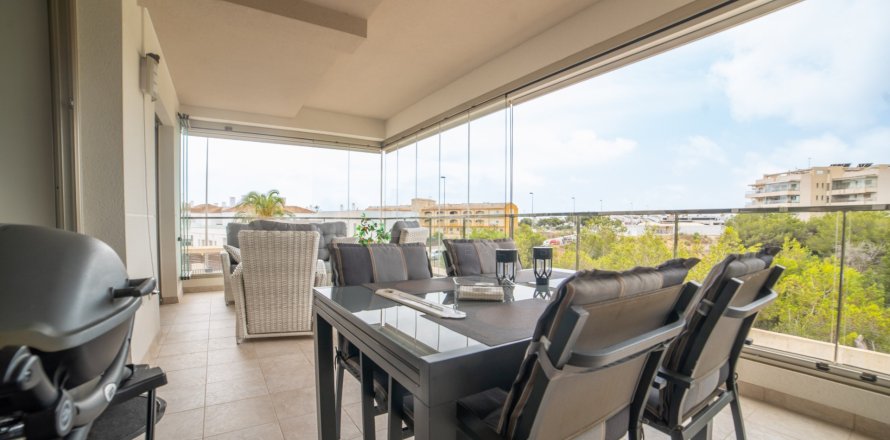 Huoneisto Villamartin, Alicante, Espanja 2 makuuhuonetta, 84 m2 No. 129236