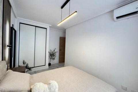 Apartamento en venta Torrevieja, Alicante, España 4 dormitorios, 105 m2 No. 127339 - foto 30