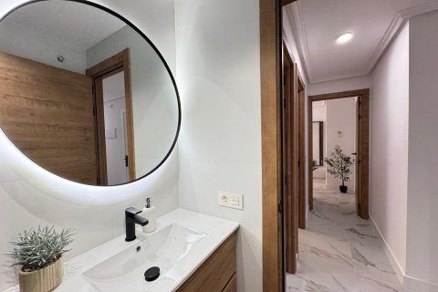 Apartamento en venta Torrevieja, Alicante, España 4 dormitorios, 105 m2 No. 127339 - foto 22