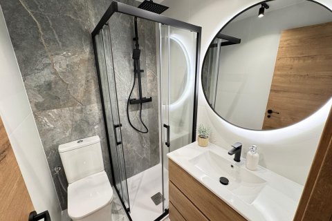 Apartamento en venta Torrevieja, Alicante, España 4 dormitorios, 105 m2 No. 127339 - foto 21