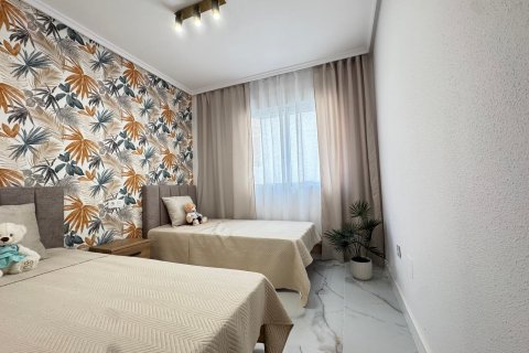 Apartamento en venta Torrevieja, Alicante, España 4 dormitorios, 105 m2 No. 127339 - foto 10