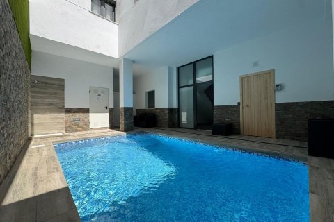 Kattohuoneisto myytävänä Torrevieja, Alicante, Espanja, 2 makuuhuonetta, 133 m2 No. 127336 - kuva 10
