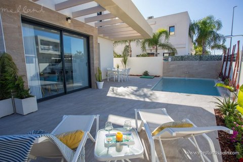 Villa till salu Los Montesinos, Alicante, Spanien 3 sovrum, 106 kvm. Nr. 121699 - foto 1