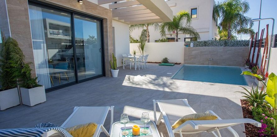 Villa Los Montesinos, Alicante, Spanien 3 sovrum, 106 kvm. Nr. 121699