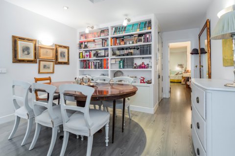 Huoneisto myytävänä Madrid, Espanja, 2 makuuhuonetta, 108 m2 No. 124760 - kuva 25
