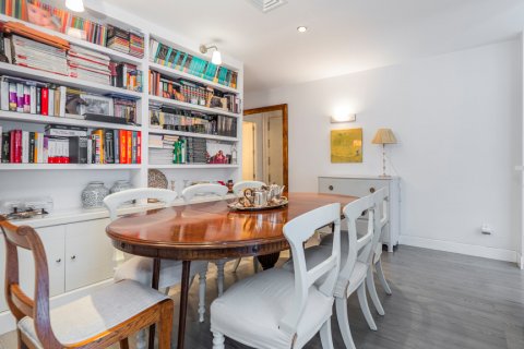 Huoneisto myytävänä Madrid, Espanja, 2 makuuhuonetta, 108 m2 No. 124760 - kuva 26
