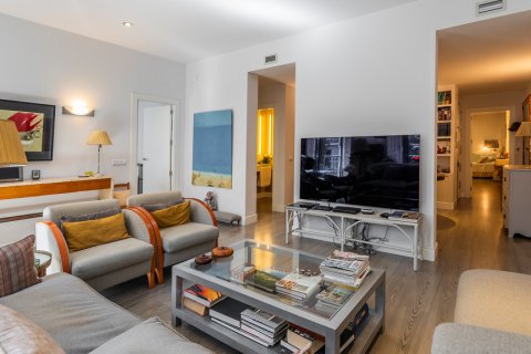 Huoneisto myytävänä Madrid, Espanja, 2 makuuhuonetta, 108 m2 No. 124760 - kuva 15