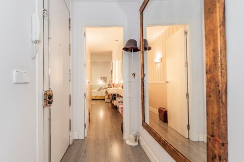 Huoneisto myytävänä Madrid, Espanja, 2 makuuhuonetta, 108 m2 No. 124760 - kuva 16