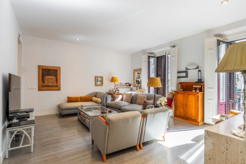 Huoneisto myytävänä Madrid, Espanja, 2 makuuhuonetta, 108 m2 No. 124760 - kuva 2
