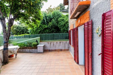 Продажа дома в Серседилья, Мадрид, Испания 6 спален, 93м2 №122124 - фото 8