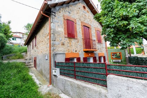 Продажа дома в Серседилья, Мадрид, Испания 6 спален, 93м2 №122124 - фото 1