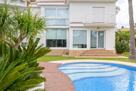 Villa till salu Malaga, Spanien 5 sovrum, 505 kvm. Nr. 122126 - foto 11